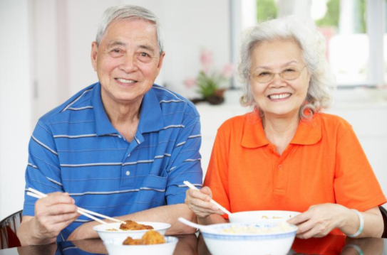 老年人怎么吃对身体好？吃什么有助延年益寿？