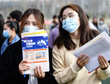 面向西部地区毕业生招聘专场，计划提供招聘岗位信息12万条