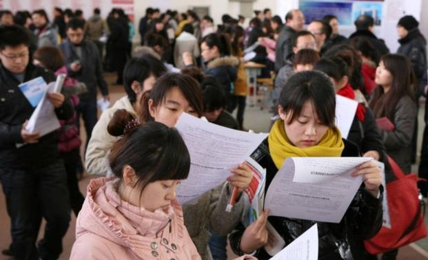 大学开设“公务员专业”不能等同“考公”培训班,但是要避免急功近利