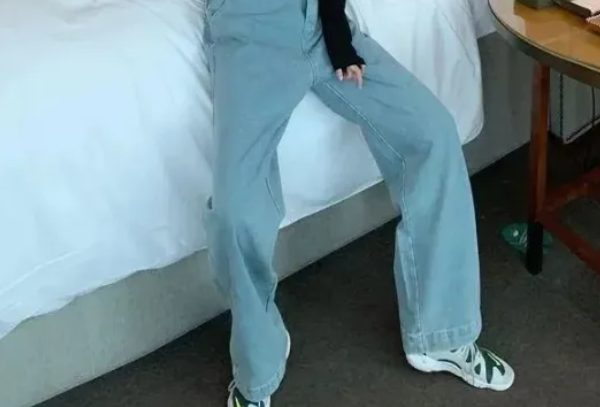 今年春天穿“盖鞋裤”才高级，显瘦洋气