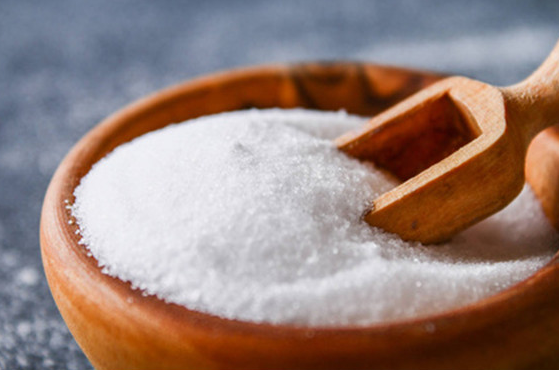 成年人每天食盐不能超过6克 吃太咸会导致脱发严重