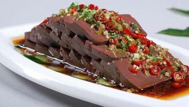 吃了猪血大便变黑是在排毒吗？一篇告诉你答案！