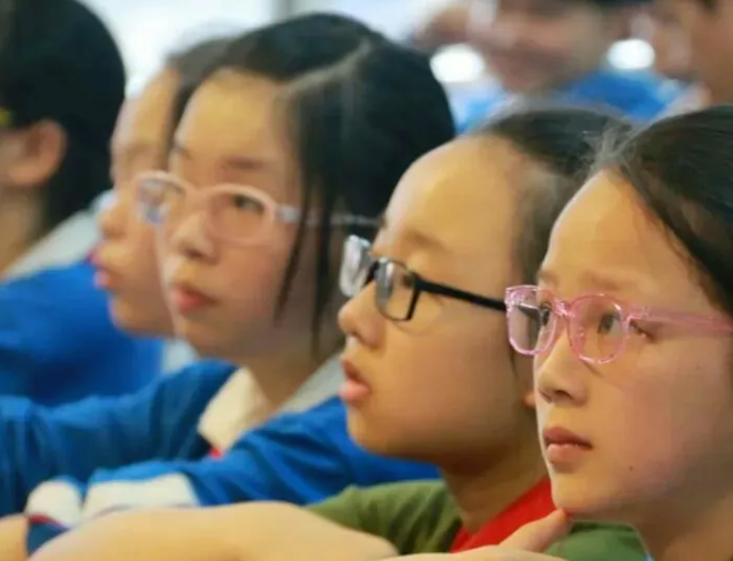 教育部：学生总体近视率将被纳入政府绩效考核