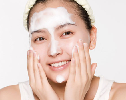 每天护肤为啥皮肤仍然问题不断？很可能是你过度清洁了！