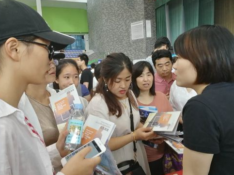 北京市首次举办大规模线下高招咨询会,提供“一站式”招生咨询服务！