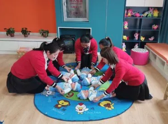 我国有超过三成的婴幼儿家庭有托育需求，入托率仅为5.5%左右