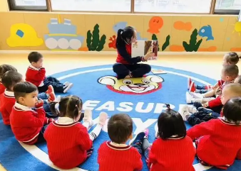 我国有超过三成的婴幼儿家庭有托育需求，入托率仅为5.5%左右