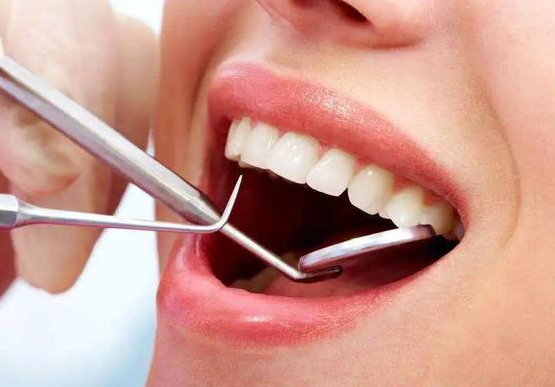 洗牙可以让牙齿变白吗？能美白牙齿但效果有限！