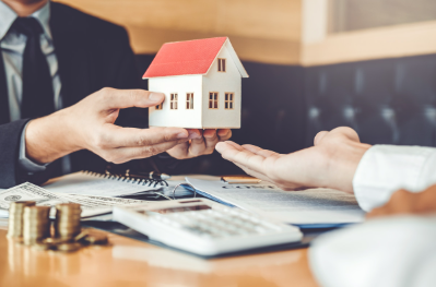 “带押过户”成二手房交易市场新模式?减轻过桥资金烦恼 “带押过户”成二手房交易市场新模式?减轻过桥资金烦恼