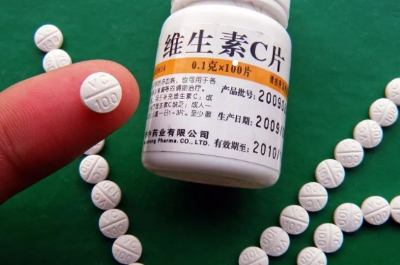 维生素虽好却也不能长期服用，补充过量小心阻碍健康！