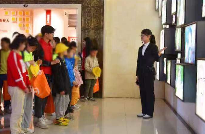 淮南师范学院邀请特殊儿童开展暖心研学游