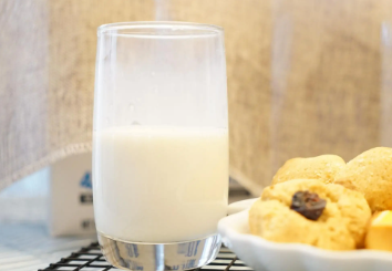 喝牛奶的最佳时间？饮用牛奶的4个“最佳时间”