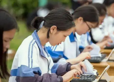 职校生毕业后去哪儿？职校生毕业有何出路？