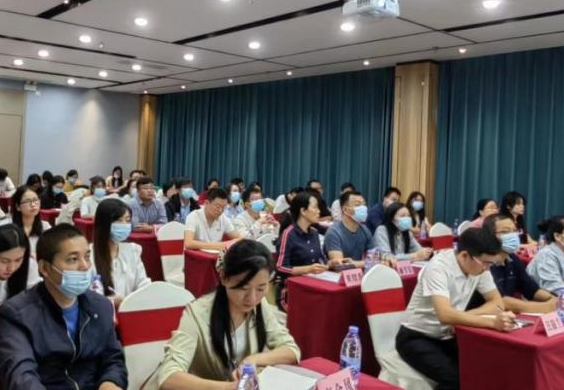 教育部最新发布2023年中小学教学用书目录，教材修订体现重视核心素养的发展！