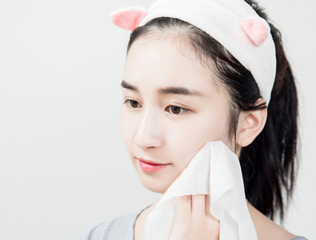 混合性肌肤怎样控油？告诉大家混合肤质控油技巧