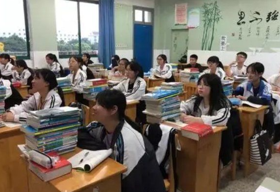 教育部发布通知，学生双休变单休，周六仍需补课！