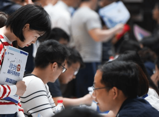 高职院校毕业生就业与都市圈产业对接实现双赢！