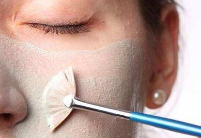 毛孔粗大我们要怎么办？要知道毛孔粗大的原因