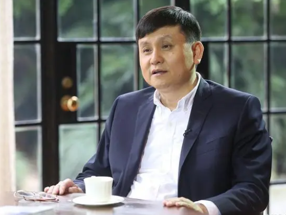 张文宏回应“二阳”波峰不会高，预计可能有长尾效应