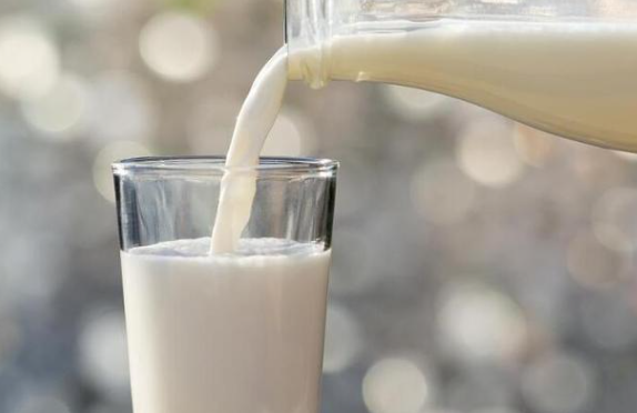 夏日炎炎怎么为孩子选择放心的饮料？挑选时记住这三点！