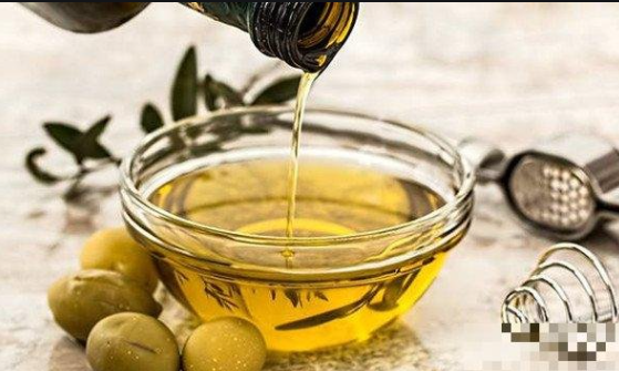 橄榄油也能祛斑？记住这3种小方法！