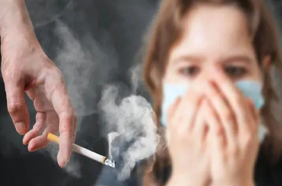 长期吸“二手烟” 慢阻肺患病风险增加48%,大家要警惕
