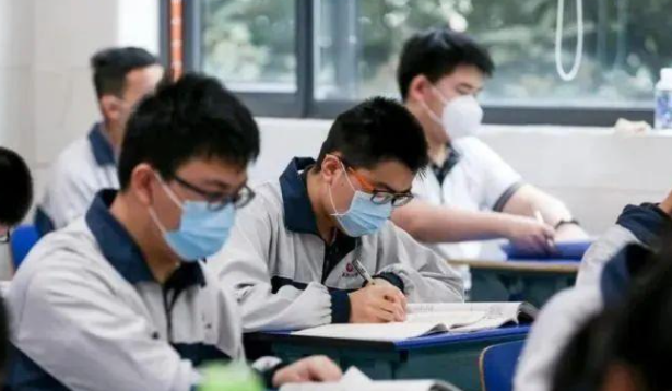 2023多地高考人数猛增，为预防手机作弊多地首次配备智能安全门！