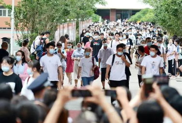 2023年商丘市7.1188万人报名参加高考，报名人数创历史新高