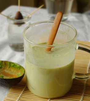 牛奶应该如何制作呢？牛奶本身又有哪些营养价值？