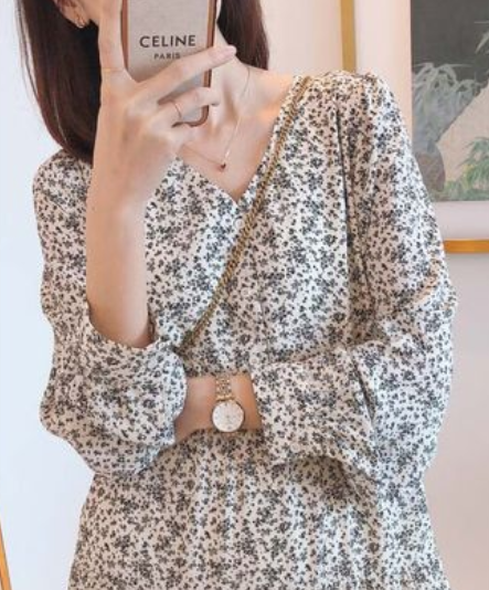 小香风碎花裙搭配什么上衣?绿色小香风碎花裙配啥外套?