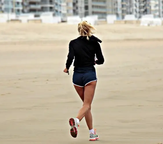 运动减肥怎么选？跳绳和跑步哪个减肥效果好