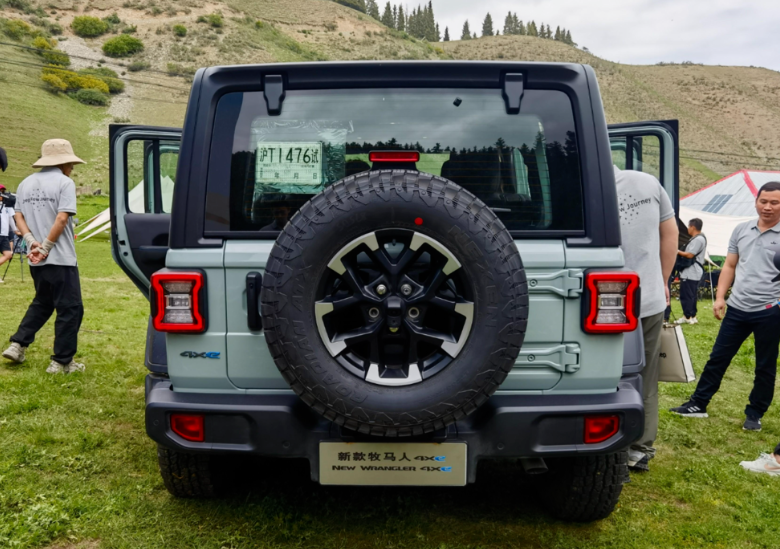 新款牧马人国内首发(新款Jeep牧马人性能如何)