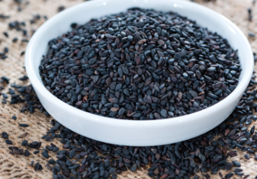 女人经常熬夜气血虚吃什么（五种养颜食物熬夜不再气血虚）