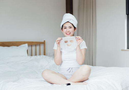 女性哪些睡觉习惯容易出现衰老（长期失眠会出现哪些危害）
