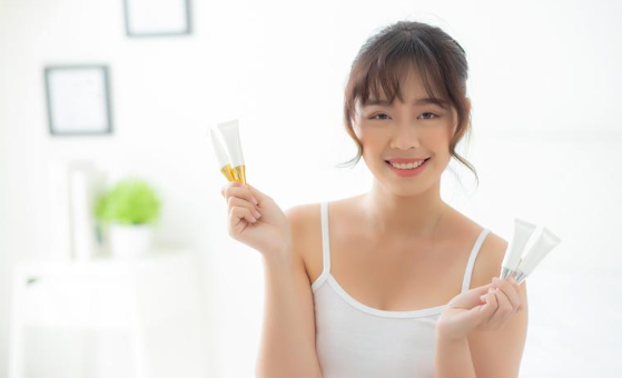 蜂蜜洗脸的好处是哪些（如何掌握蜂蜜洗脸的步骤）