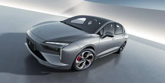 雷诺江铃新能源羿怎么样（江铃新能源汽车充电器红故障灯亮）