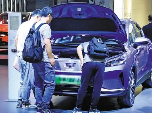 新能源车企调整周亮点多:“变相降价”,电池售后大升级 新能源车企调整周亮点多:“变相降价”,电池售后大升级