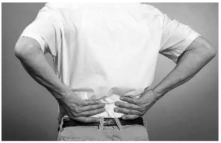 强直性脊柱炎怎么坐直腰板？强直性脊柱炎患者该如何锻炼？