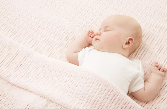 新生儿湿疹能吃桃子吗（新生儿湿疹饮食禁忌）