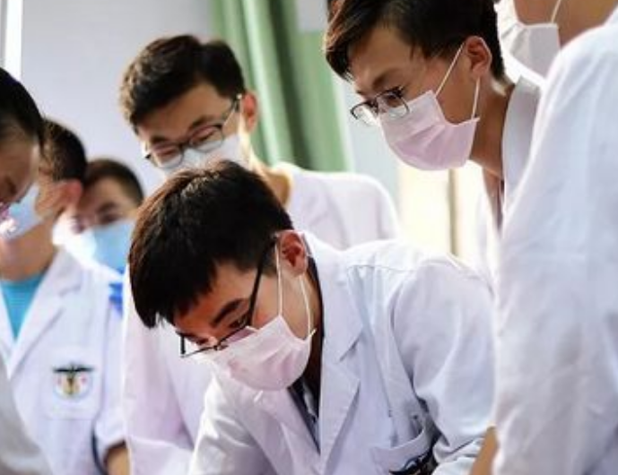 临床医学专业志愿就业情况如何，临床医学学生的就业方向