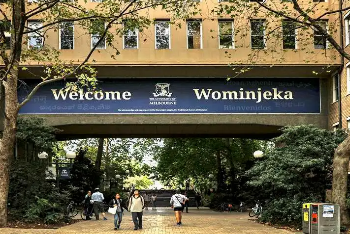 墨尔本大学在哪个国家（进入墨尔本大学的条件）