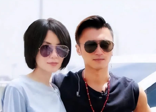 谢霆锋否认和王菲分手(谢霆锋深夜澄清分手传闻)