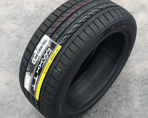 邓禄普轮胎特点有哪些（邓禄普轮胎与马牌轮胎哪个好）