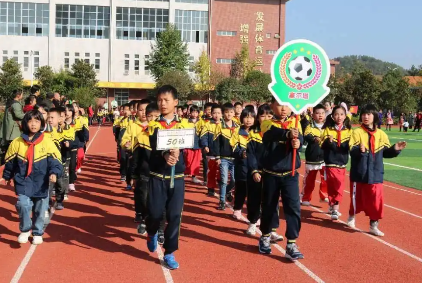 凤岗育星小学：打造孩子才艺绽放的舞台