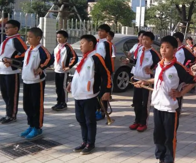 让孩子与优秀同行，选择东莞大朗中心小学