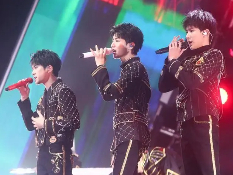 TFBOYS演唱会场外大树被出租?TFBOYS十年之约唱会具体时间