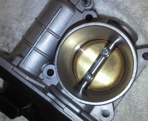 节气门脏了有什么表现 节气门积碳清洗有必要吗