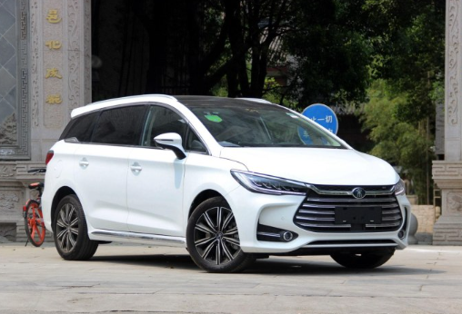 24款宋MAX新能源买哪个版本好 24款宋MAX旗舰版有什么配置升级 24款宋MAX新能源买哪个版本好 24款宋MAX旗舰版有什么配置升级