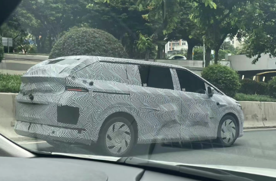 最新小鹏X9尺寸信息曝光 下半年或将推出X9/G7两款全新车型