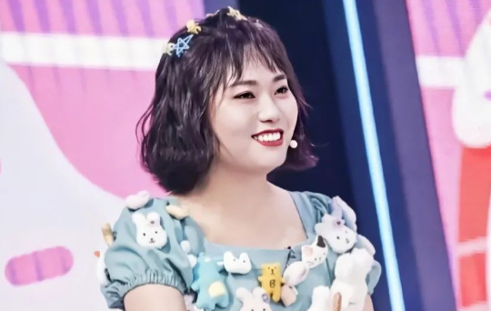 李雪琴为孤注一掷主题曲作词 网友:很贴合影片剧情 李雪琴为孤注一掷主题曲作词 网友:很贴合影片剧情